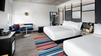 pbiay-queen-guestroom-3549-hor-wide